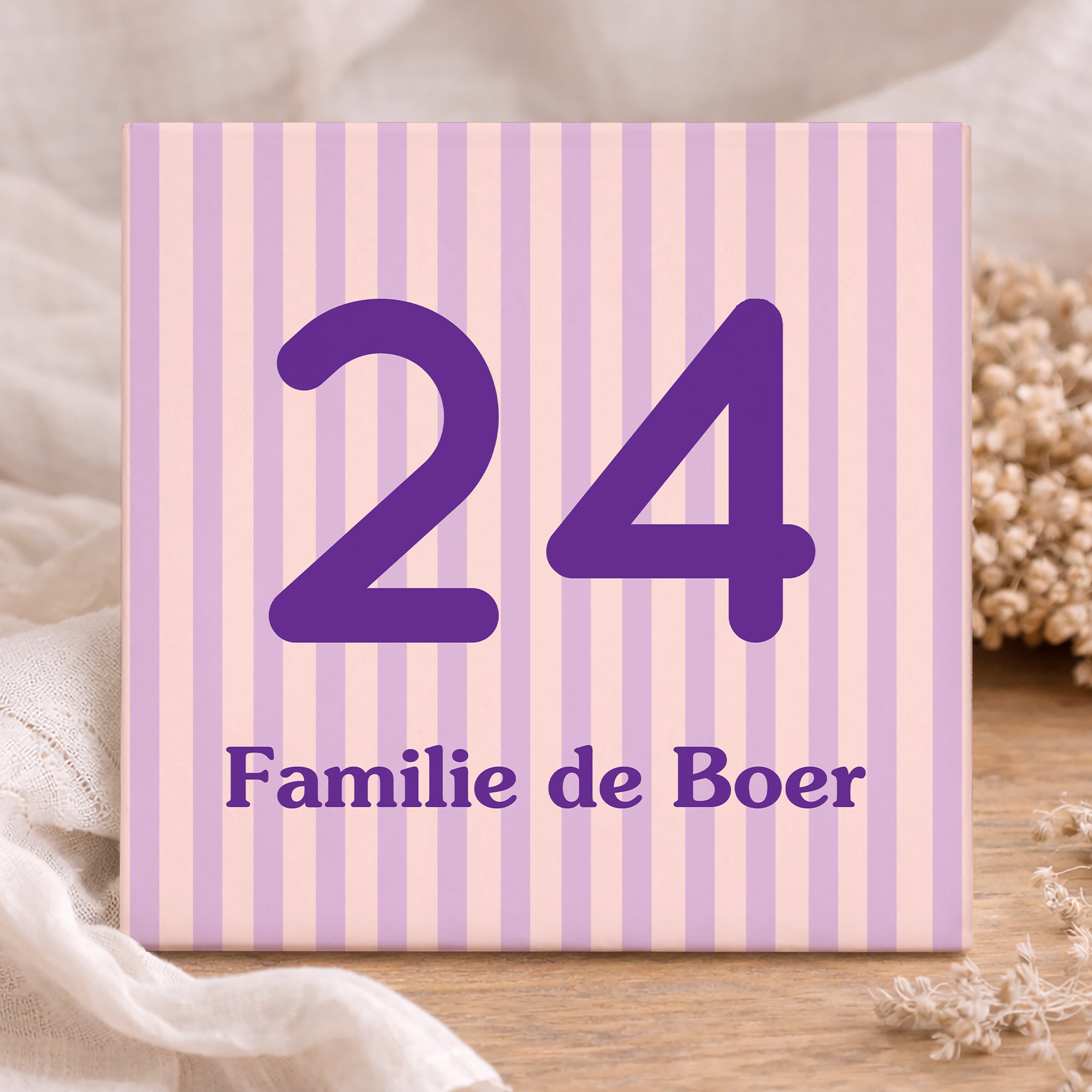 Tegel - Huisnummer en Familienaam