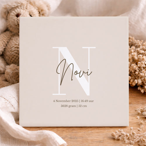 Geboortetegel - Gepersonaliseerd Grote letter en Naam Beige