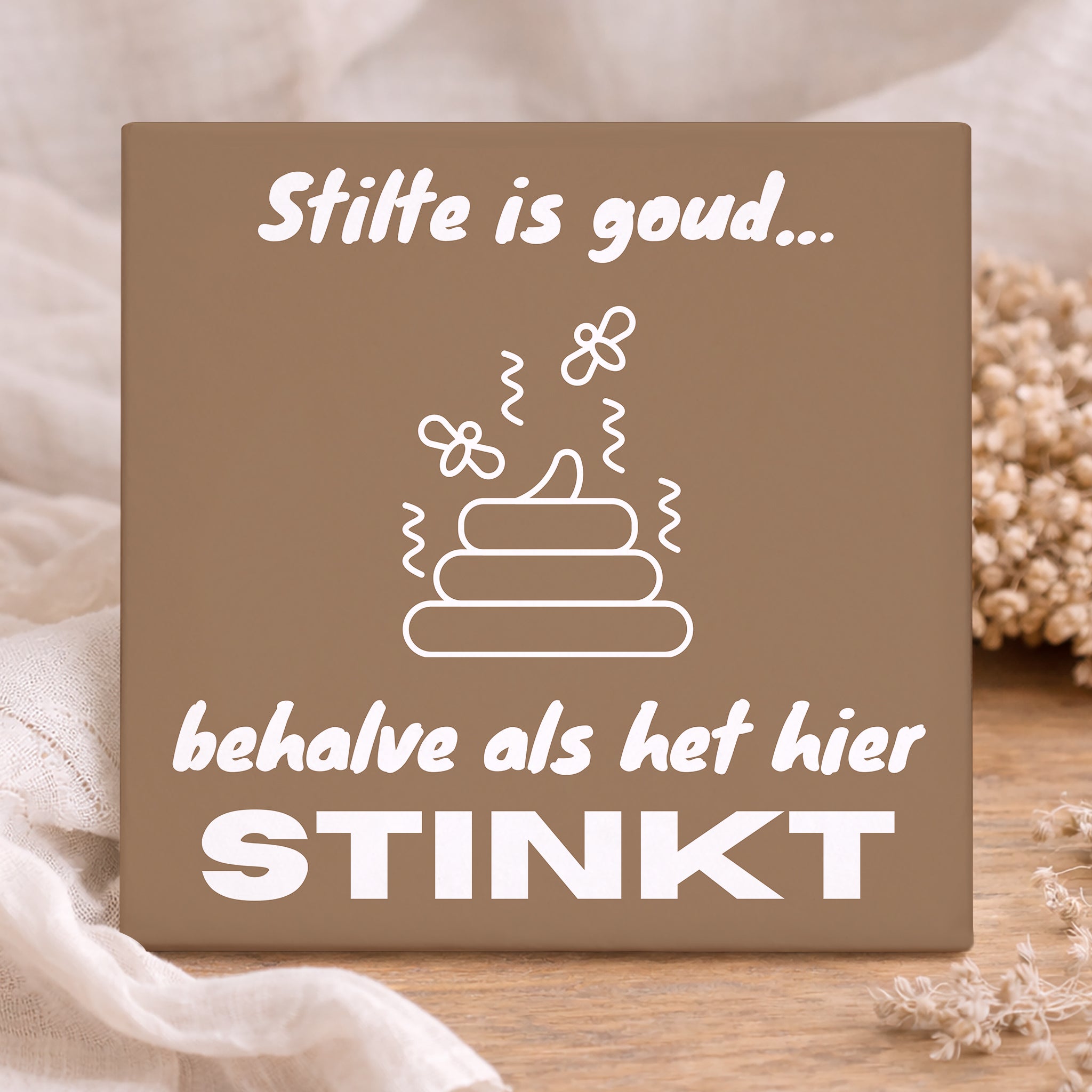 Tegel - Stilte is goud... behalve als het hier stinkt